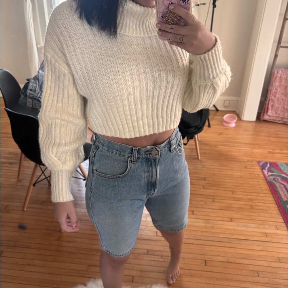 Vintage Calvin Klein Bermuda Shorts - Picture 4 of 4